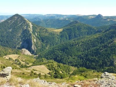 France - Pays du Mézenc, terre de vent et de volcans